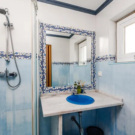 Villa Pinheirinhos - *