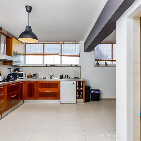 Villa Pinheirinhos - *