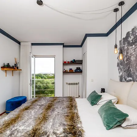 Villa Pinheirinhos - *