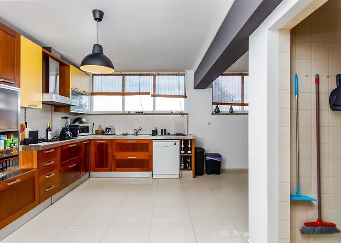 Villa Pinheirinhos - *